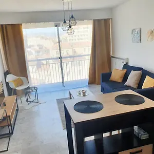 studio-en-plein-cur-de-marseille-entree-autonome.fr-provencehotel.com/